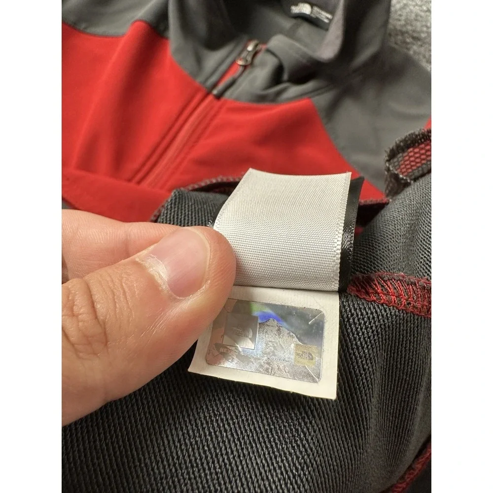 Mens The North Face WindWall Soft Shell Jacket Red Gray, Size S